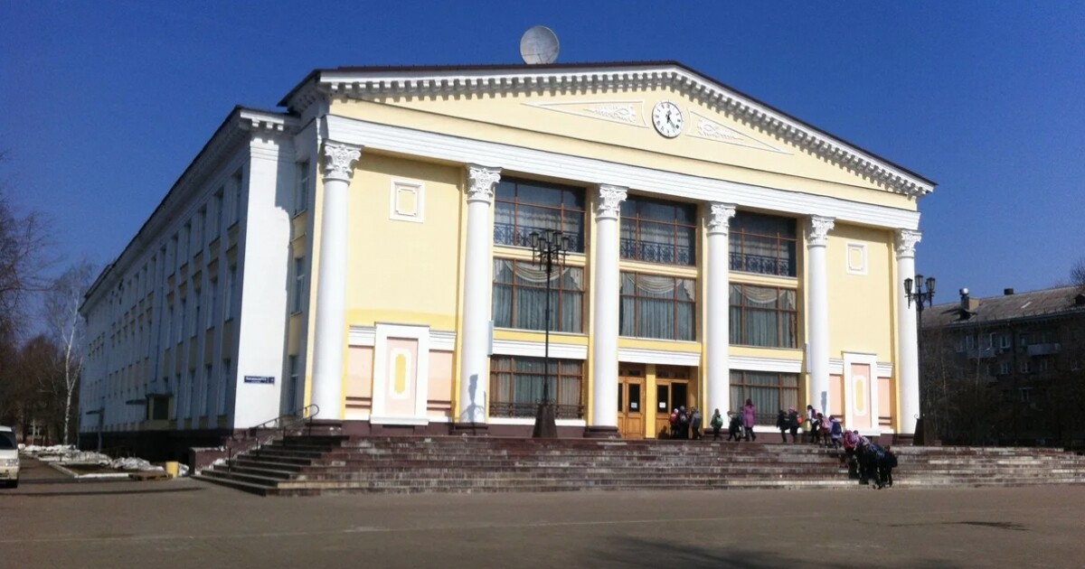 ДК «Октябрь»‎