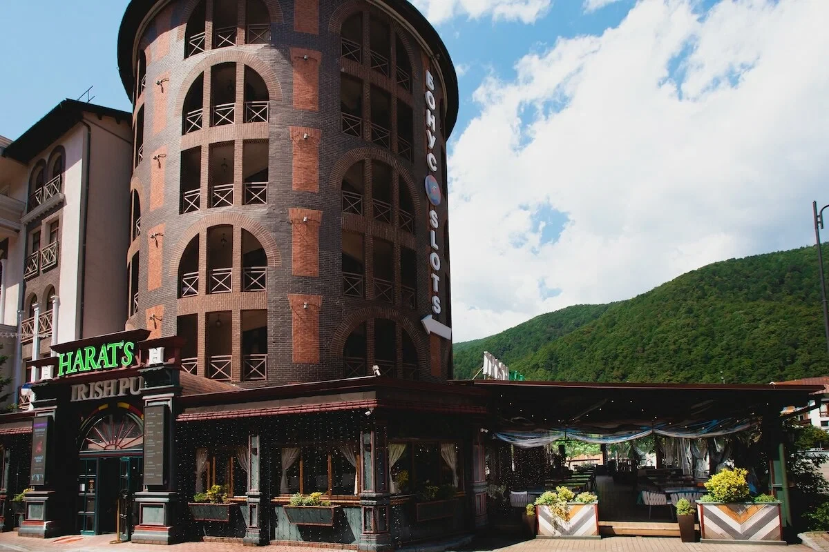 Harat’s Irish Pub