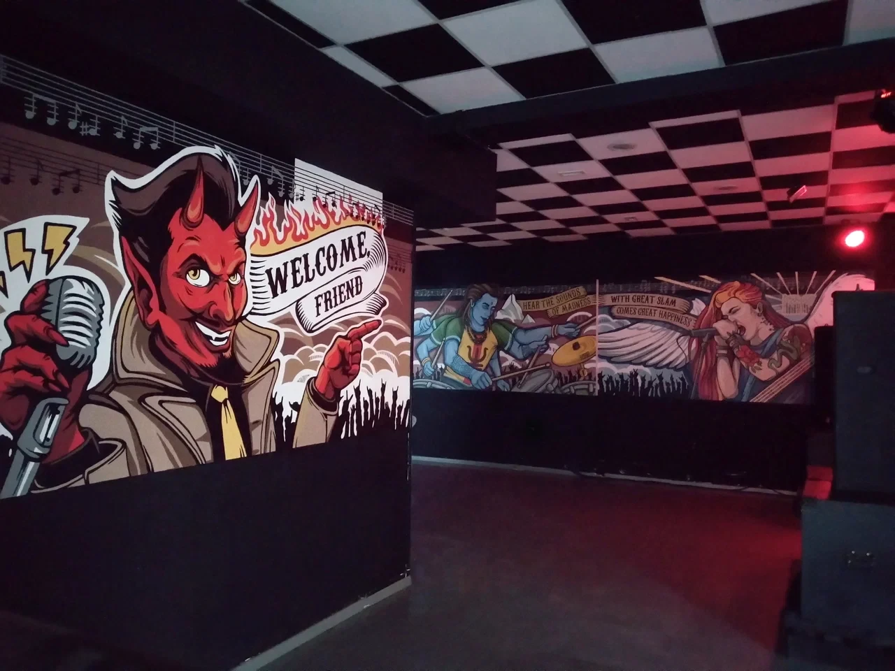 Underground Stage Party Bar