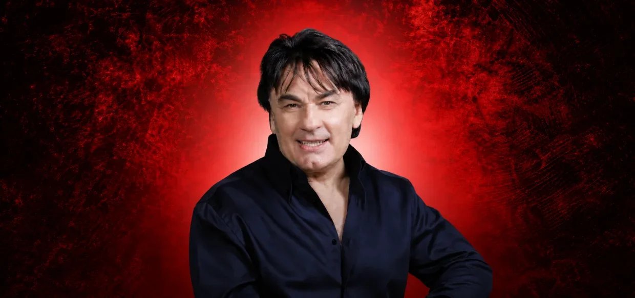 Александр Серов