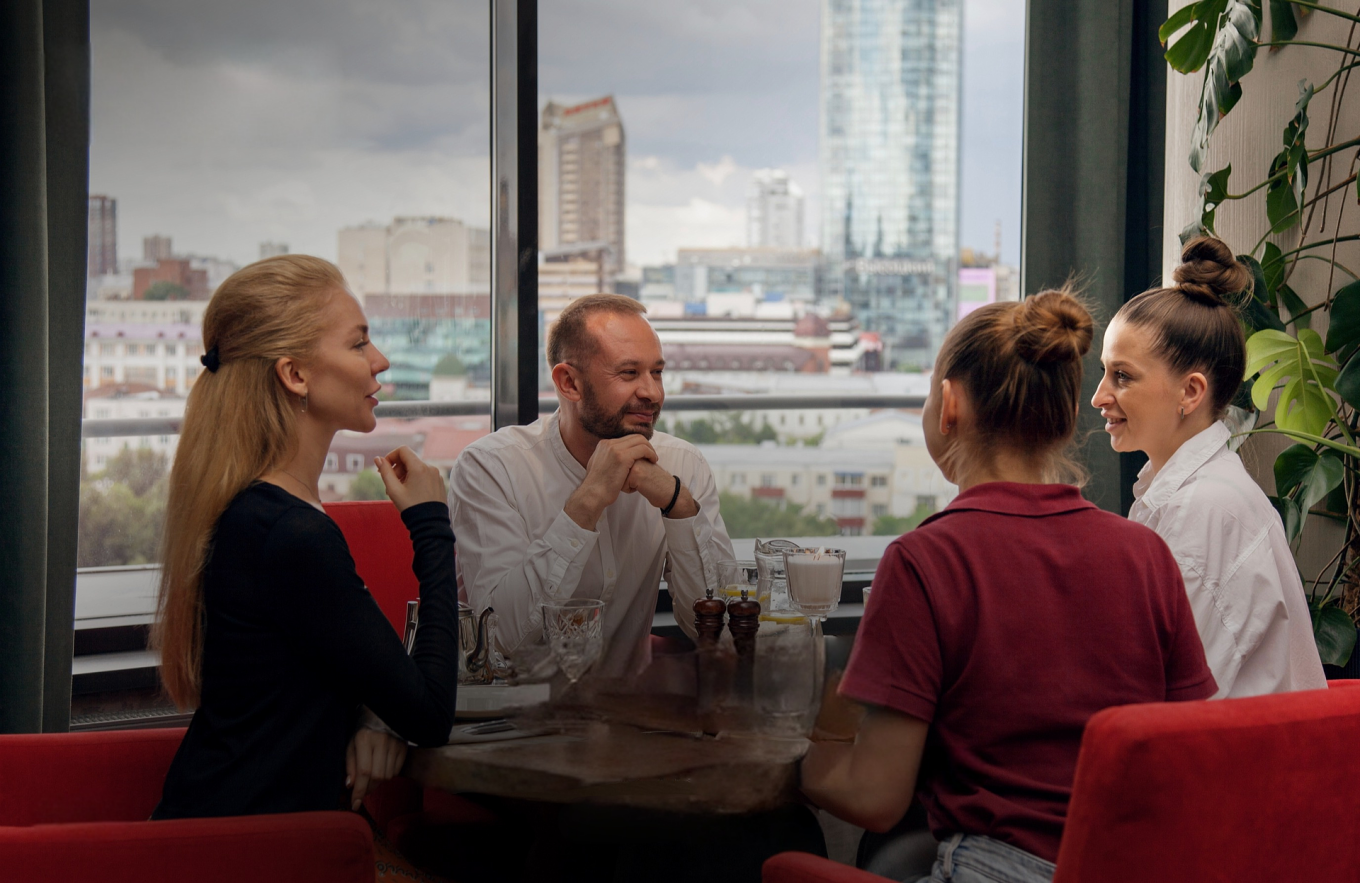 Спектакль-перформанс «Гости»