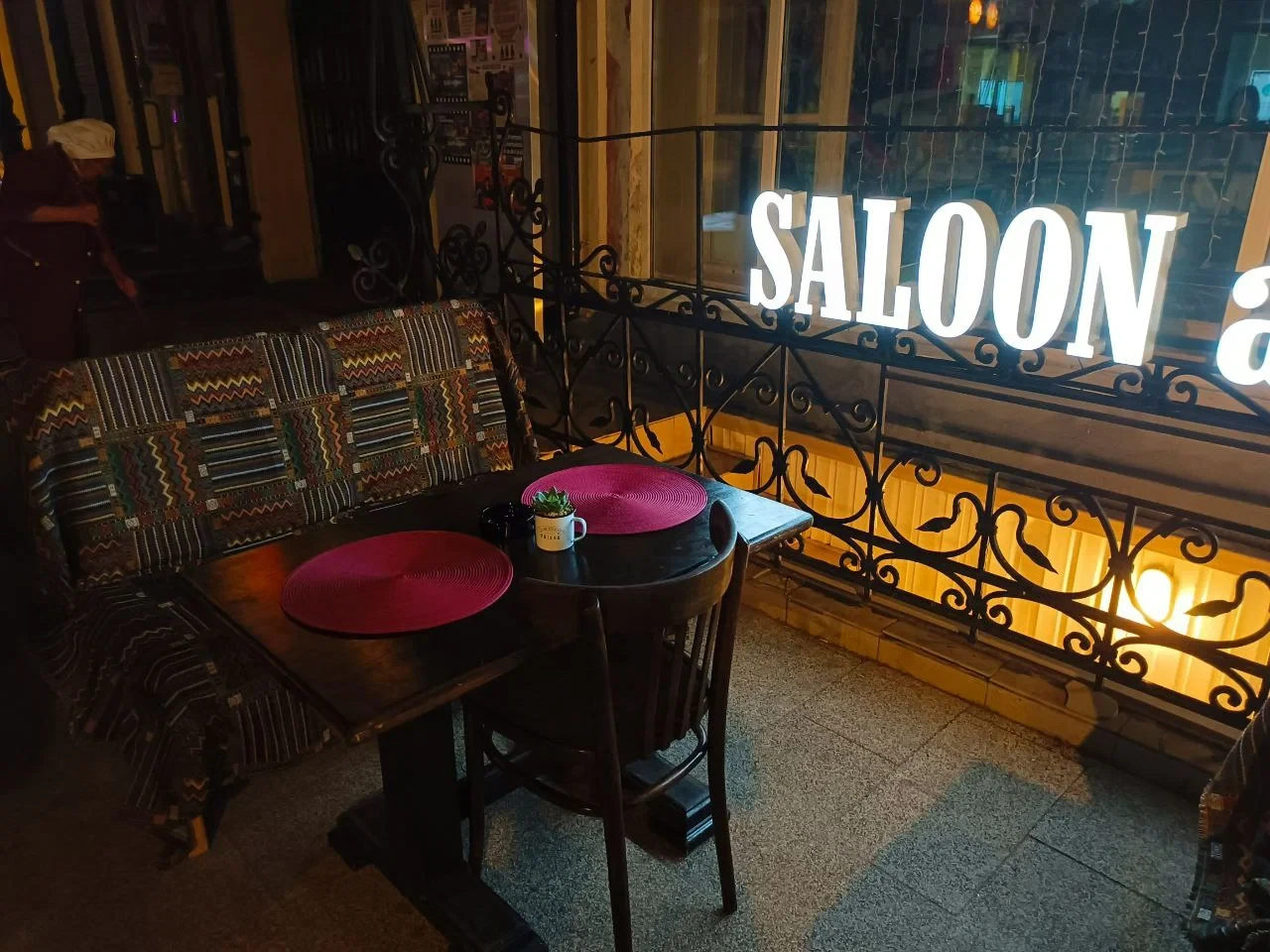 saloon